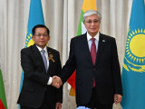پرەزيدەنت قاسىم-جومارت توقاەۆ ميانما پرەمەر-ءمينيسترى مين اۋن حلاينمەن كەزدەستى