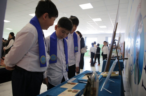 اتالار داستۇرىنە ادالدىق