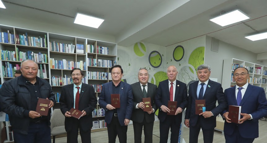 «حات جازعان قالام الىپ قان مايداننان»