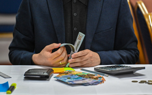 مەملەكەتتەن بالا ءبىلىمى ءۇشىن قالاي اقشا الۋعا بولادى