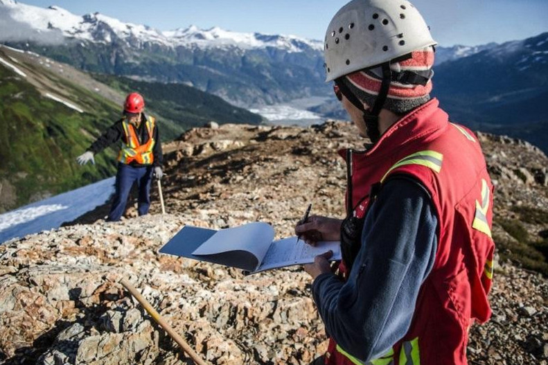 قازاقستاندا التى جىلدا اۋقىمدى گەولوگيالىق بارلاۋ جۇرگىزىلگەن