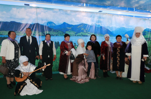 اقجايىقتا انالار جيىنى ءوتتى