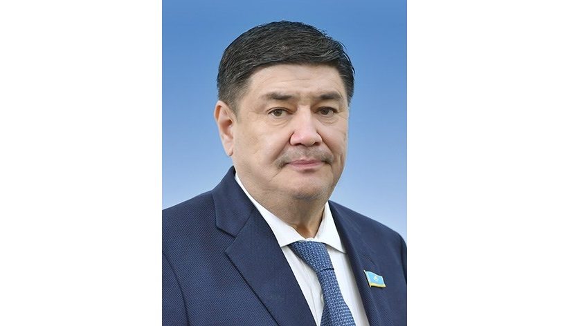 جۇمىس پەن جالاقىنىڭ اراسىندا الشاقتىق بار - دەپۋتات