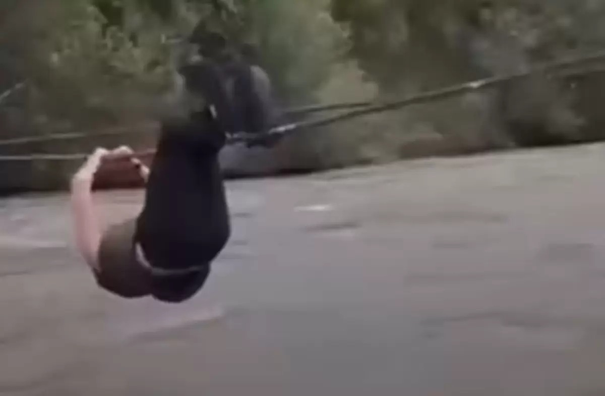 بەس كۇن بۇرىن وزەننەن وتپەك بولىپ, اعىپ كەتكەن ەر ادامنىڭ دەنەسى تابىلدى