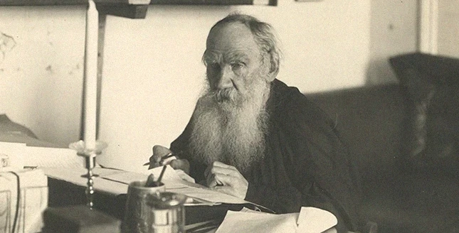 لەۆ تولستوي: ادامدار اقيقاتتا عانا بىرىگە الادى