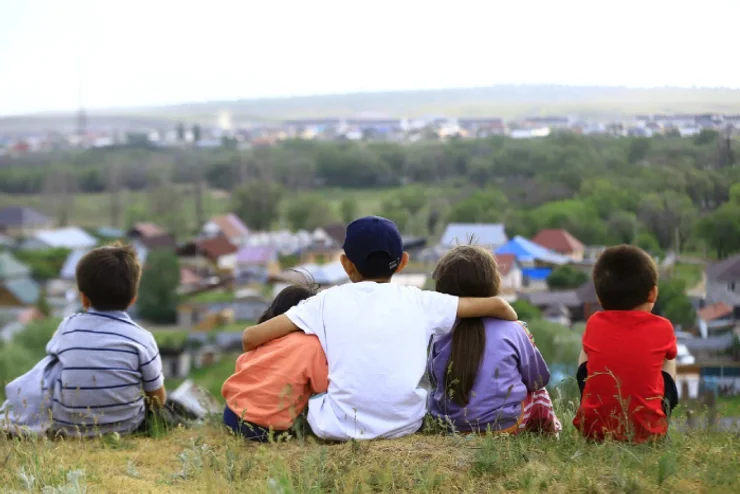 بالالار قاۋىپسىزدىگى –  باستى نازاردا