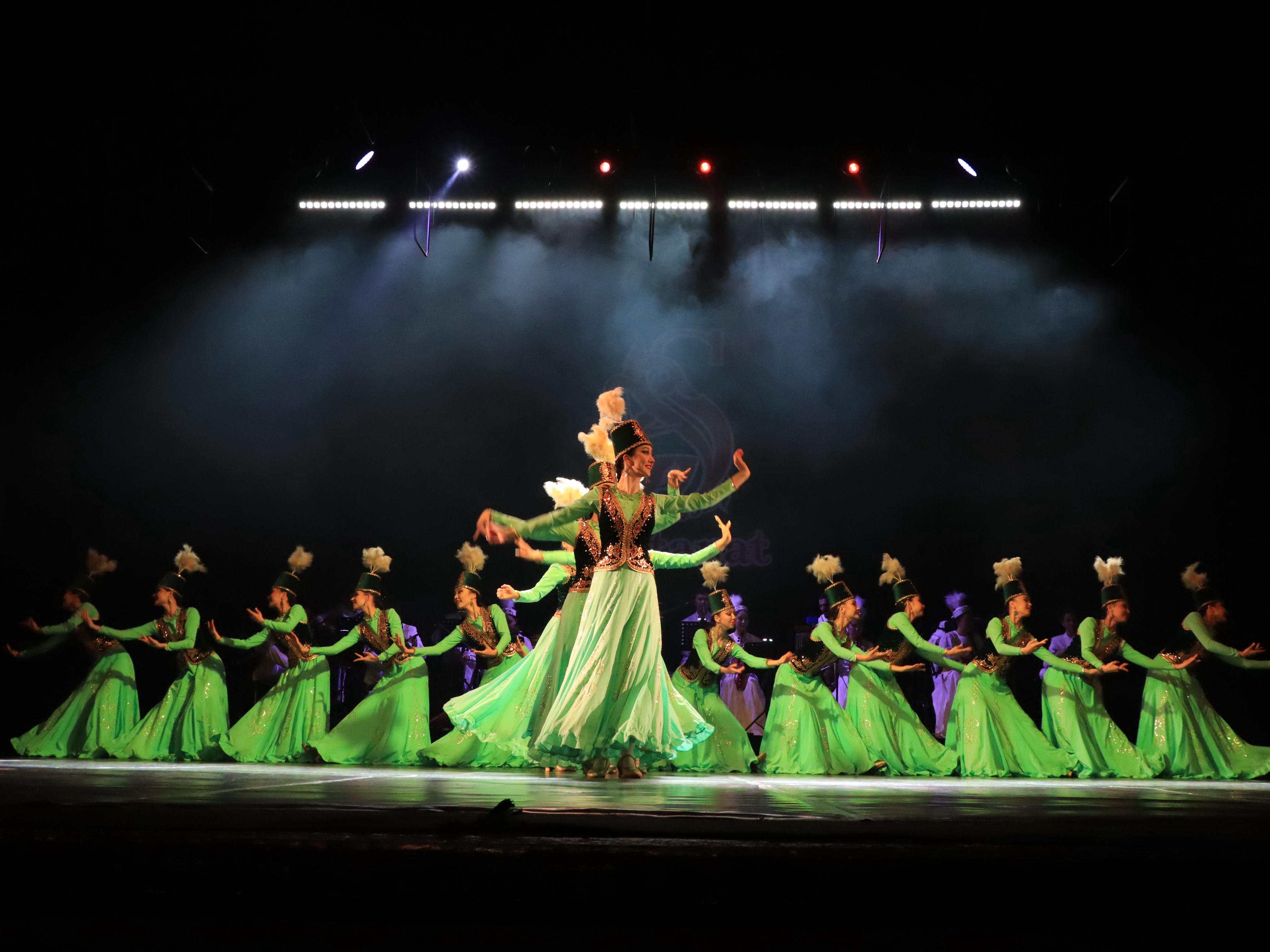 ساحنانى سيقىرعا بولەگەن «سالتانات»