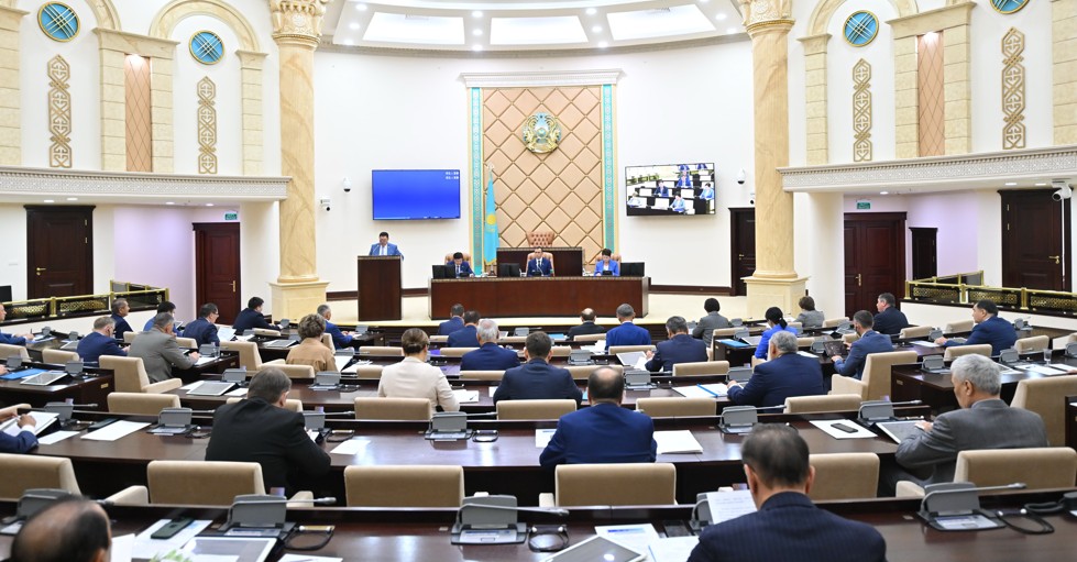 اكۆاشارۋاشىلىق تۋرالى زاڭ ماجىلىسكە قايتارىلدى