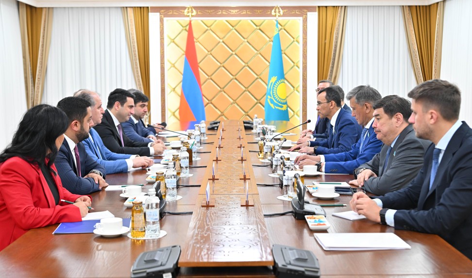 سەنىمگە قۇرىلعان ساياسي ديالوگ