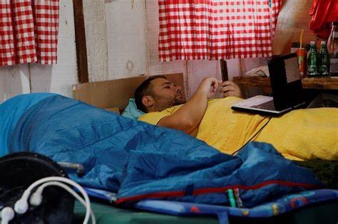 ەرىنشەكتەر جارىسى