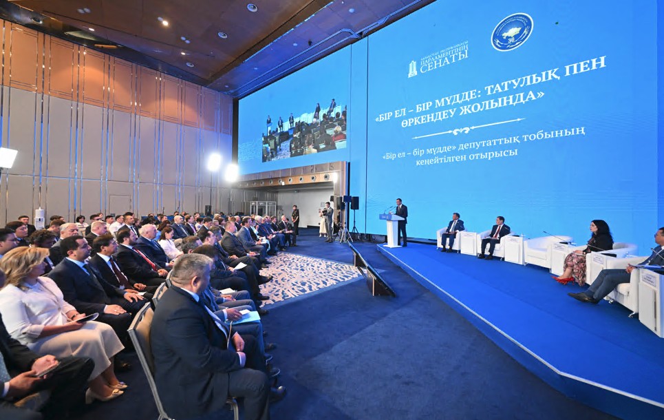 جاڭا تۇجىرىمدامانى ازىرلەۋگە قاتىسادى