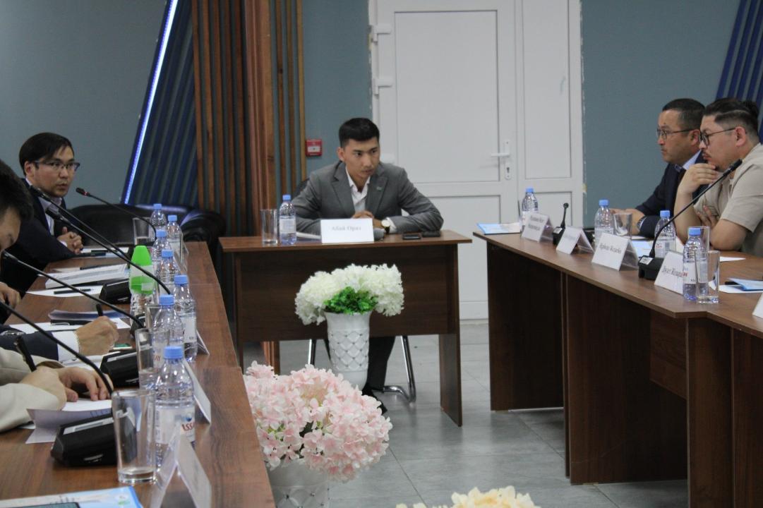  ۇلىتاۋدا جاس اقىن-جازۋشىلاردىڭ رەسپۋبليكالىق سەمينار-كەڭەسى ءوتتى