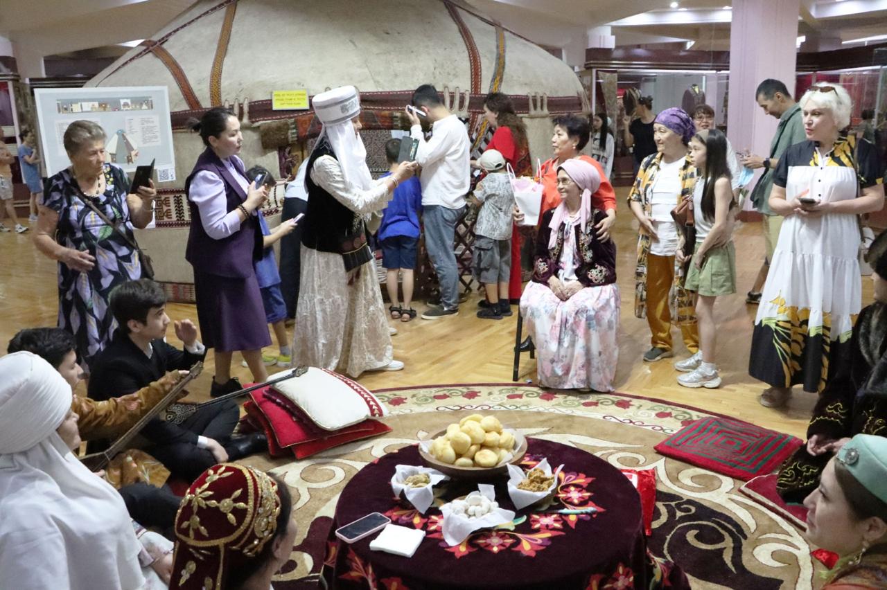 مۋزەي شامدارى جارقىراعان كەش