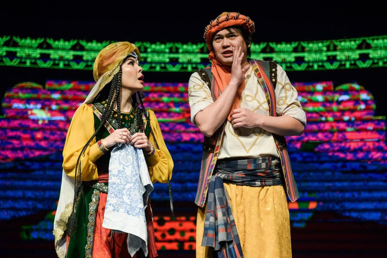 ساتس اتىنداعى بالالار تەاترى زاماناۋي وقۋشىلار سارايىندا «كۇلشەقىز» ەرتەگىسىن قويدى