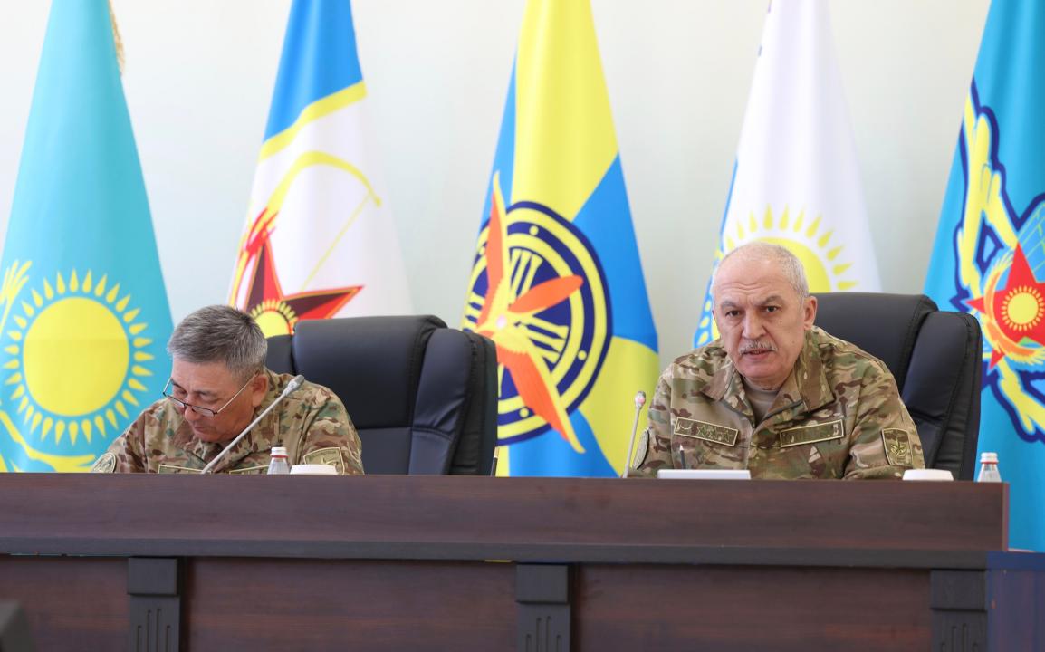 قازاقستان ارمياسىنىڭ دايارلىعى تالقىلاندى