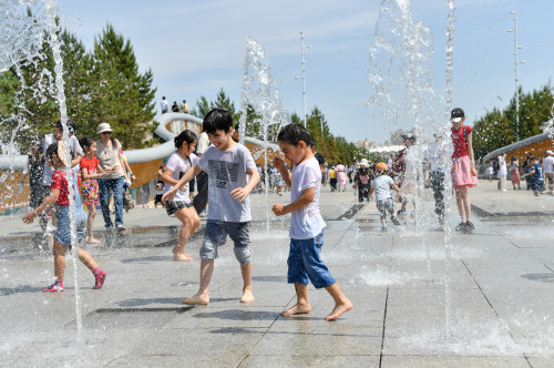 ەلىمىزدە بالالاردى قورعاۋ كۇنىنە وراي قانداي شارالار وتەدى