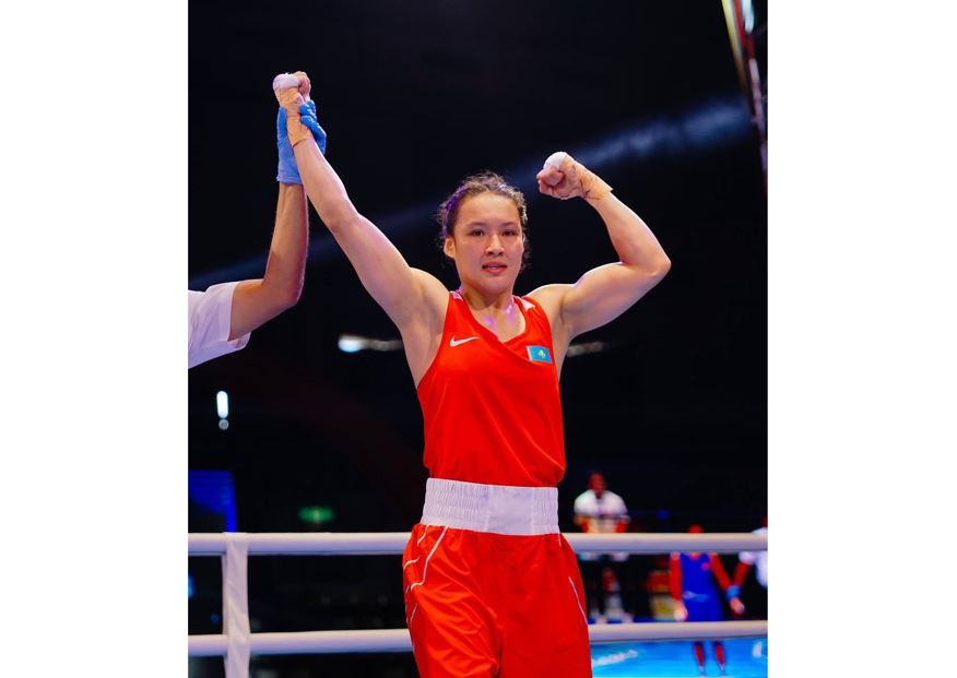 ازيا دوداسىنىڭ  العاشقى التىنى