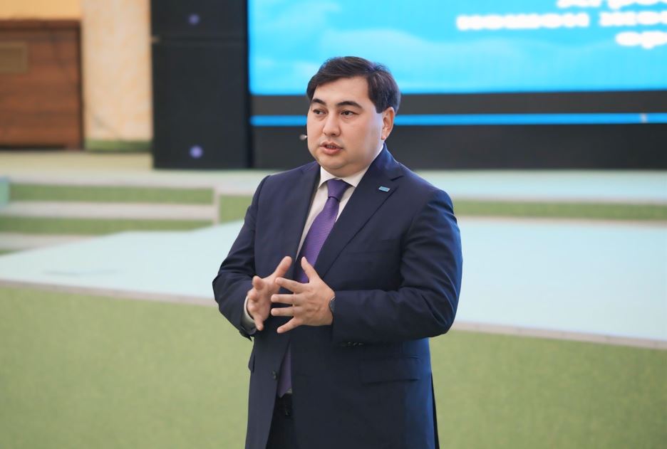 پرەزيدەنتتىك جاستار كادر رەزەرۆىنە ىرىكتەۋ تالابى ءتۇسىندىرىلدى