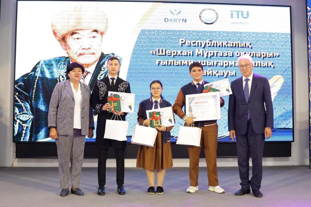 رەكتور گرانتى الماتىلىق وقۋشىعا بۇيىردى