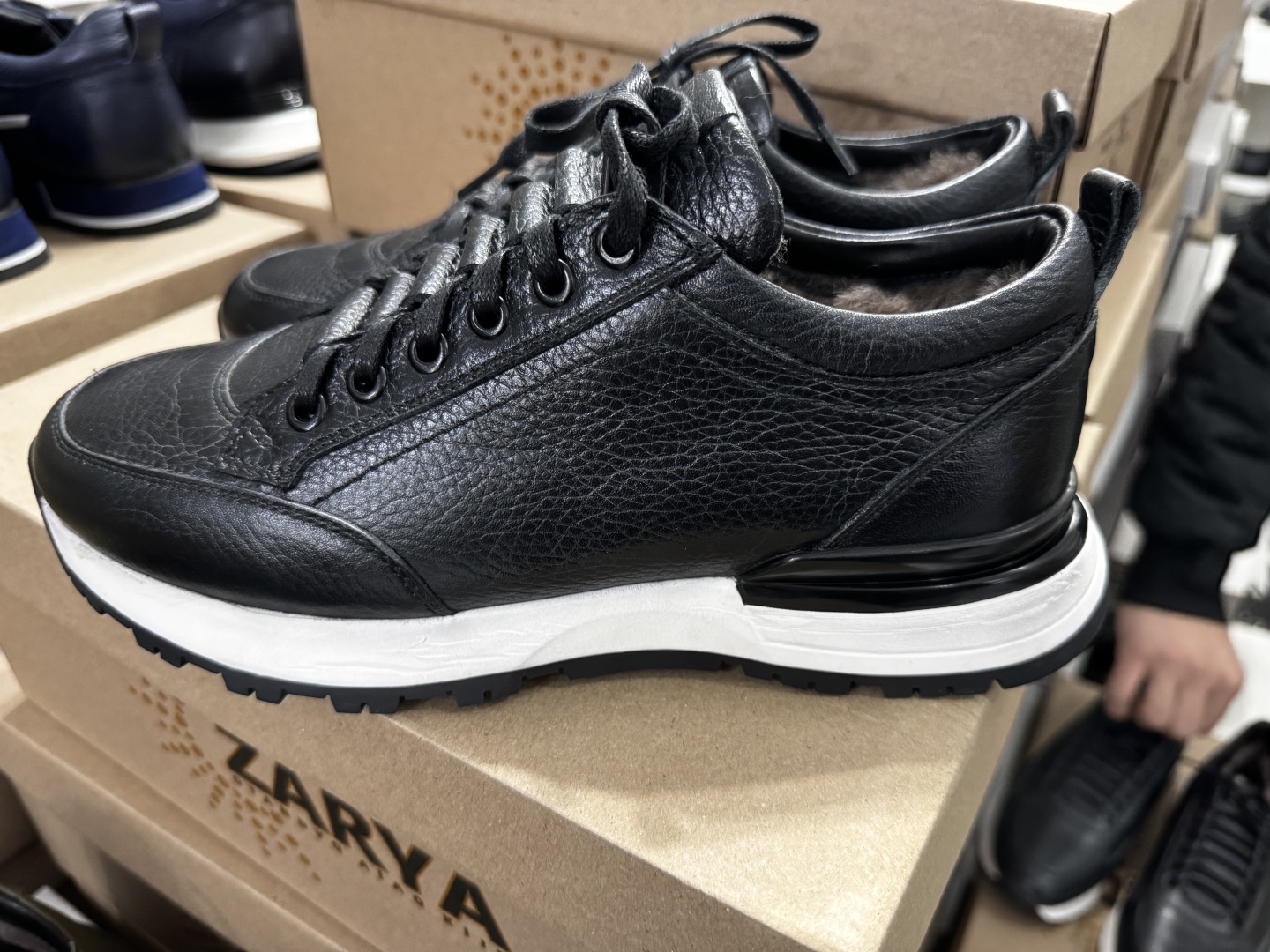 اياقكيىم فابريكاسى قايتا جانداندى