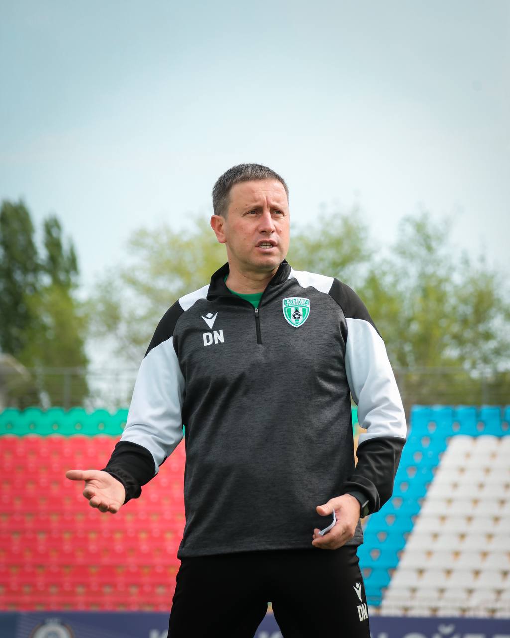 دەنيس مامونوۆ «اتىراۋ» فۋتبول كلۋبىنا باس باپكەر بولدى