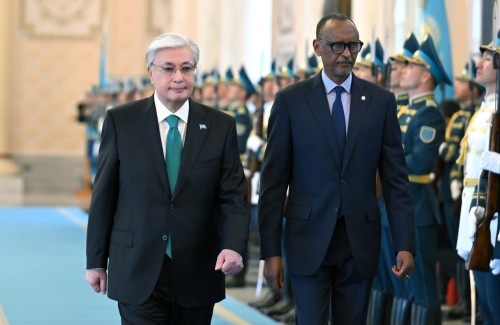 مەملەكەت باسشىسى اقوردادا رۋاندا پرەزيدەنتىن قارسى الدى