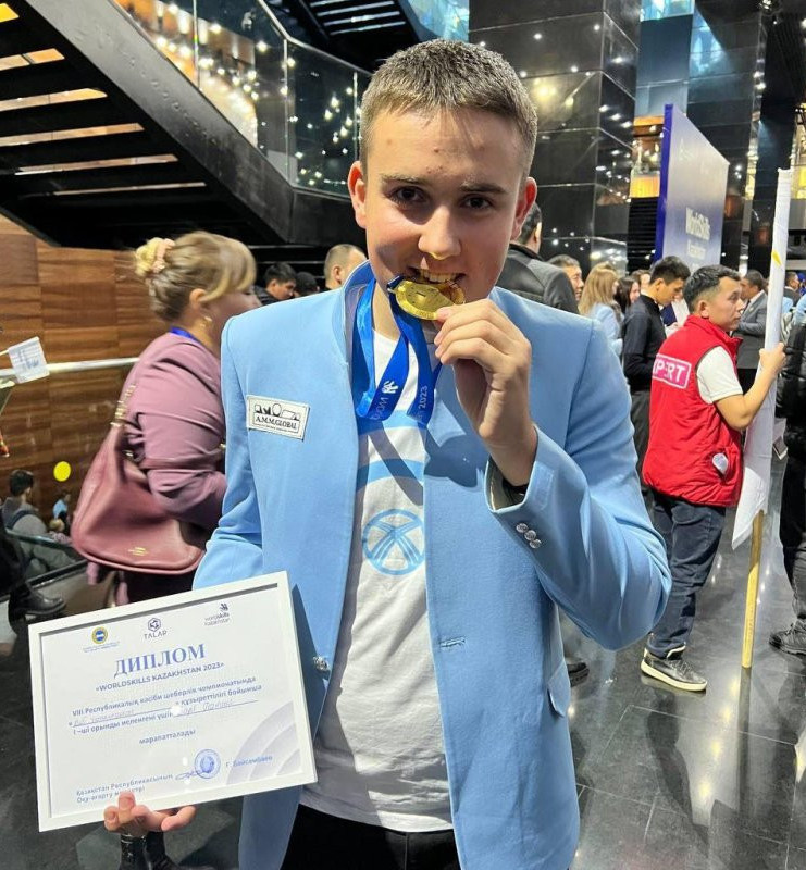 پاۆلودارلىق كوللەدج ستۋدەنتى Google كومپانياسىنان ارنايى شاقىرتۋ الدى