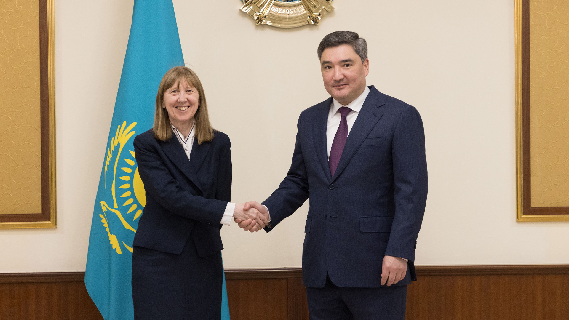 ىنتىماقتاستىق تەرەڭدەي تۇسەدى