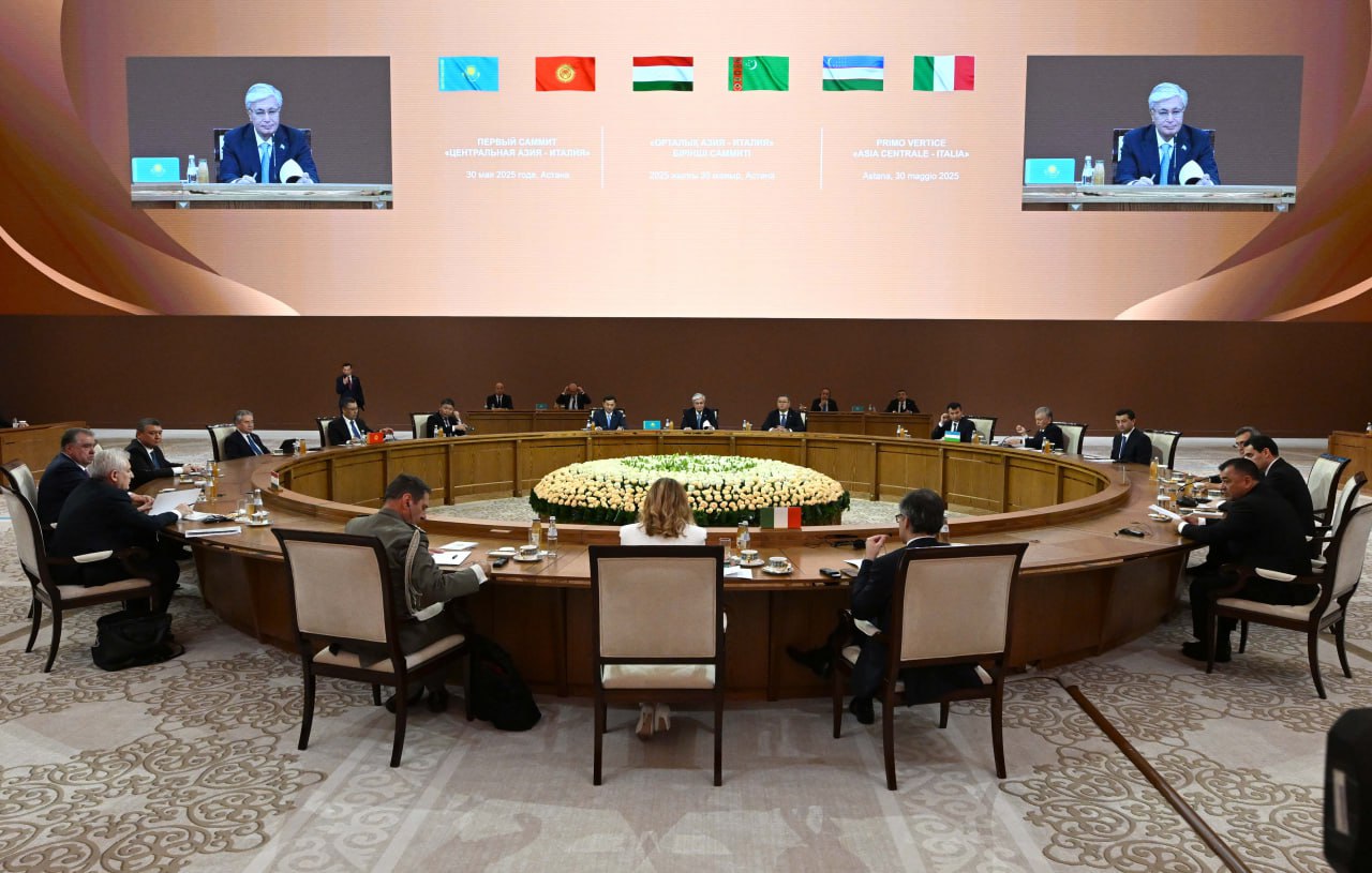 يتاليادا ءتورت مىڭعا جۋىق قازاقستاندىق ستۋدەنت ءبىلىم الادى