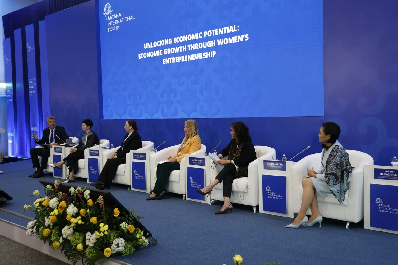 تەڭ مۇمكىندىكتەر ەكونوميكاسى: AIF-2025 فورۋمىندا ايەلدەر كاسىپكەرلىگى ارقىلى ءوسۋ قۇپيالارى ايقىندالدى