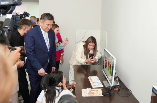 وسكەمەندە ەرەكشە بالالارعا ارنالعان الەۋمەتتىك ورتالىق اشىلدى