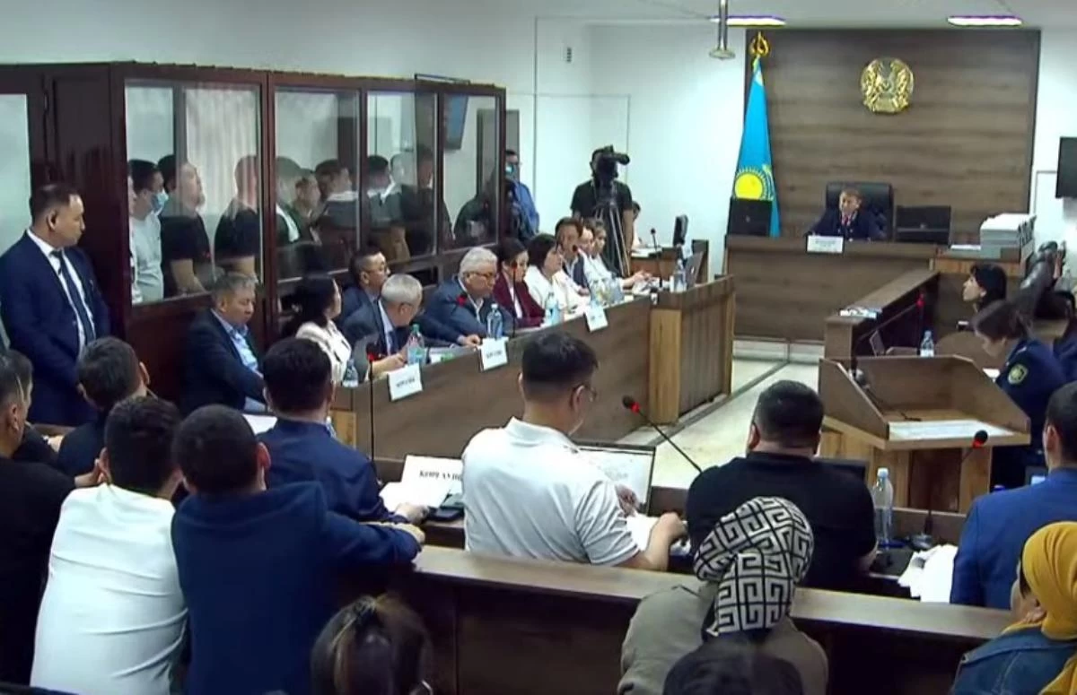 شەرزات ءىسى: پروكۋرور ايىپتالۋشىلارعا جازا سۇرادى