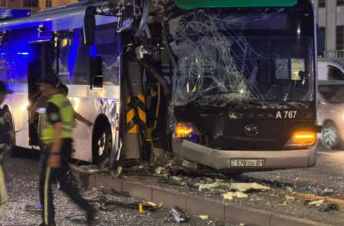 استانادا جەتكىنشەكتىڭ قوس اياعىنان ايىرىلۋىنا سەبەپكەر بولعان اۆتوبۋس جۇرگىزۋشىسى جازادان بوساتىلدى