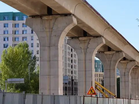 استانادا LRT جولدارىنىڭ جارتىسى توسەلدى