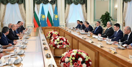 قازاقستان مەن بولگاريا پرەزيدەنتتەرى كەڭەيتىلگەن قۇرامدا كەلىسسوز جۇرگىزدى