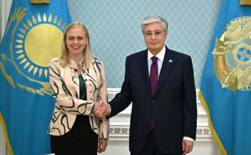 پرەزيدەنت ەقىۇ-نىڭ ءىس باسىنداعى توراعاسىن قابىلدادى