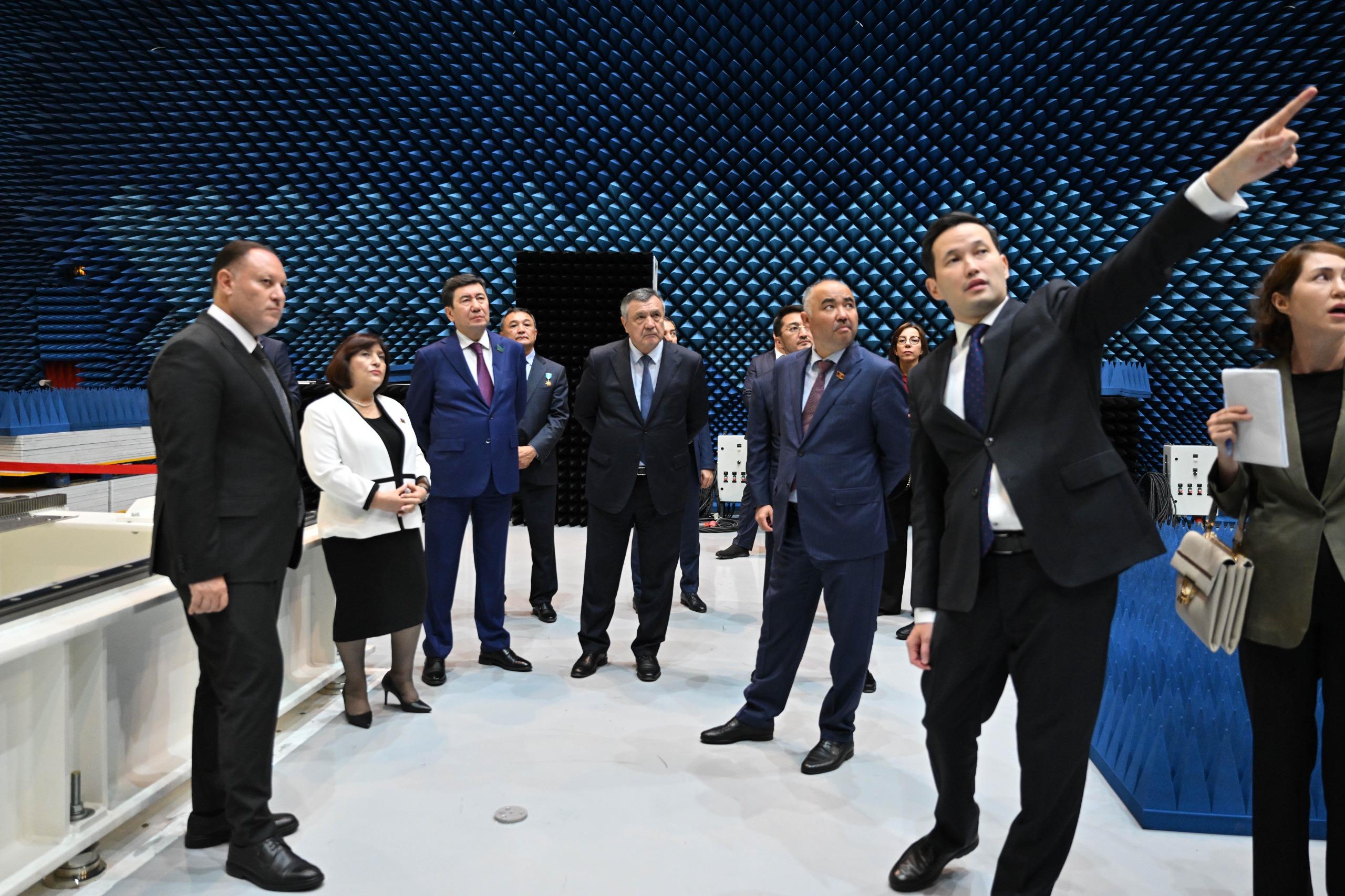 تۇركپا دەلەگاتسيالارىنىڭ باسشىلارى استاناداعى ۇلتتىق عارىش ورتالىعىنا باردى