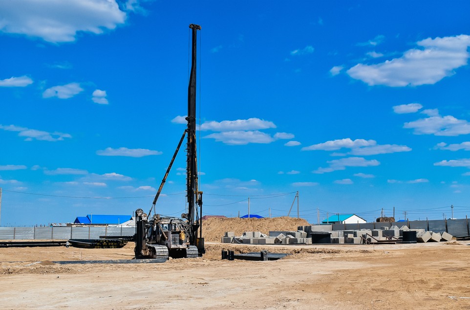 قايتارىلعان قارجىعا مەكتەپ سالىنادى