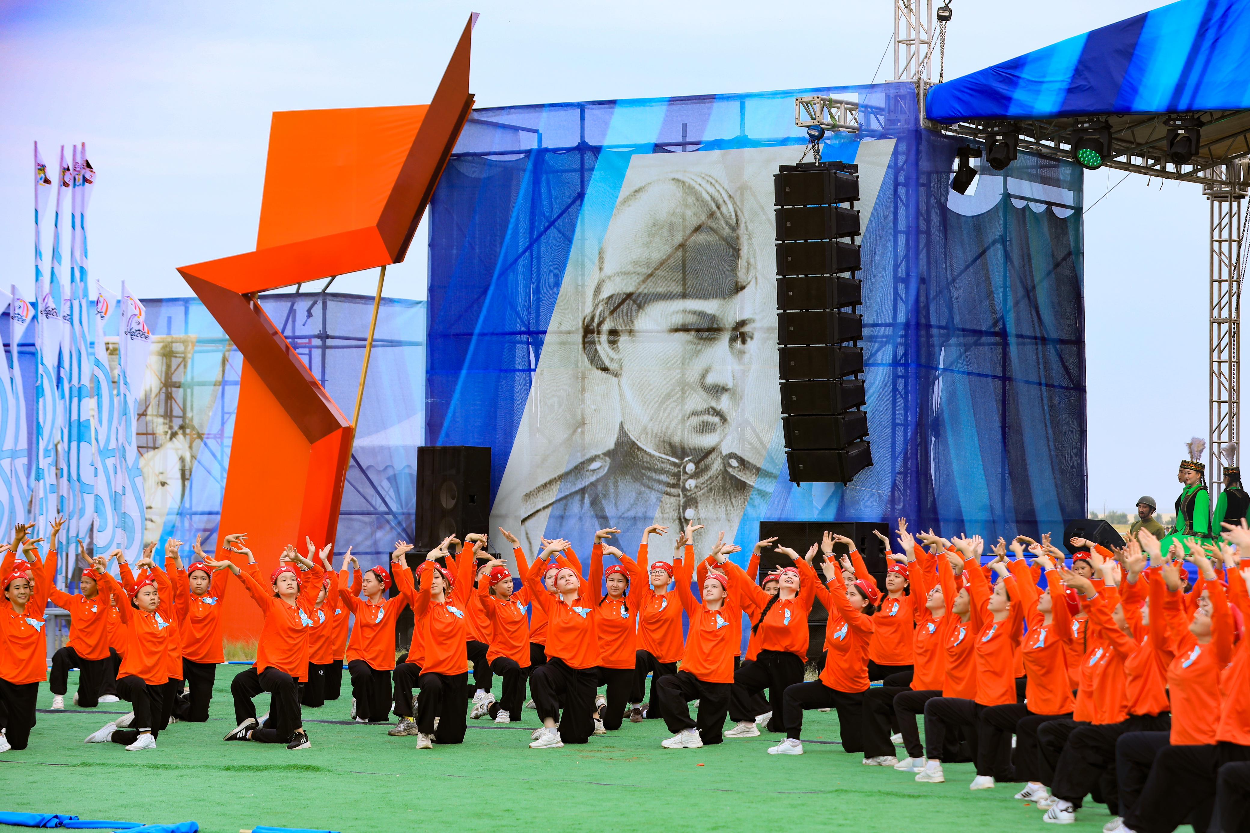 قوبدا اۋىلىندا ءاليا مولداعۇلوۆانىڭ 100 جىلدىعى دۇركىرەپ ءوتتى