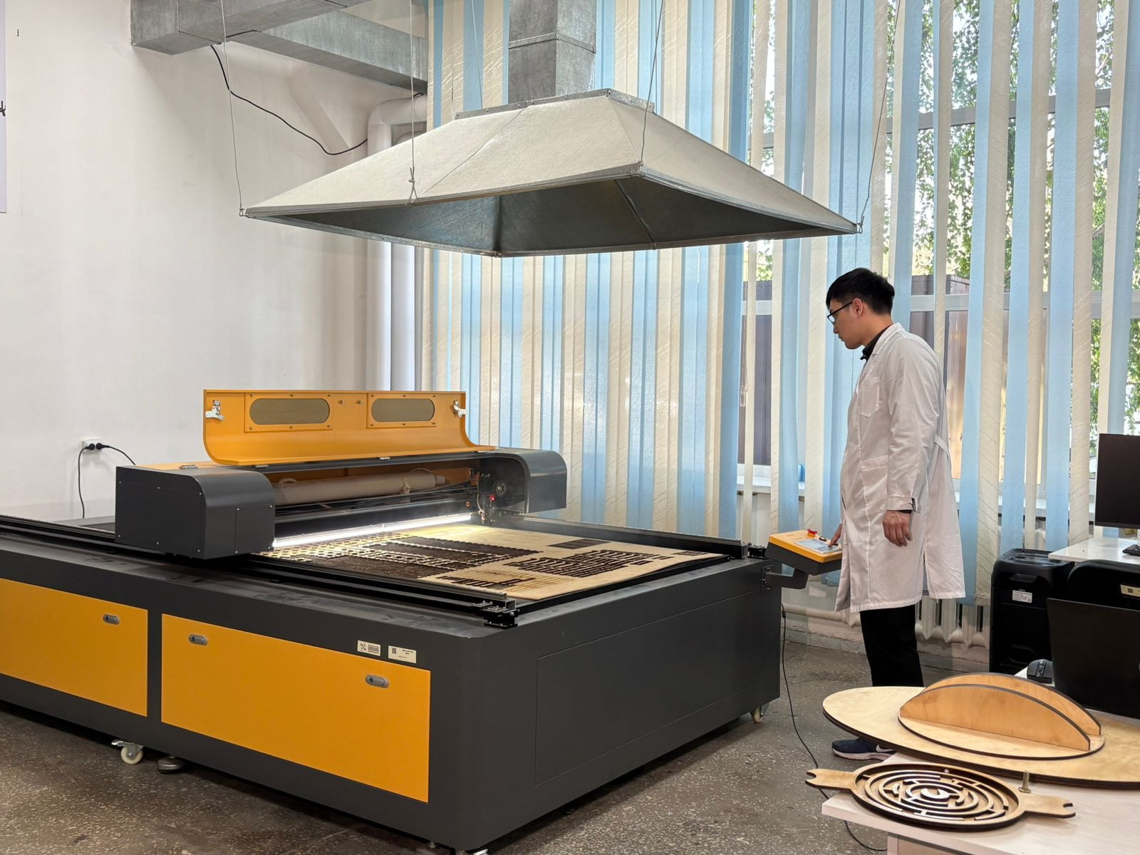 ەرەكشە بالالارعا ارنالعان قۇرىلعى وسكەمەننەن شىعادى