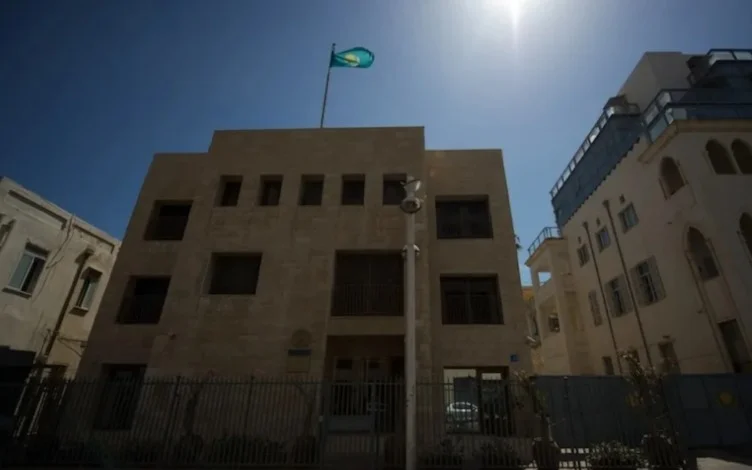 قازاقستاننىڭ يزرايلدەگى ەلشىلىگى وتانداستارعا ۇندەۋ جاسادى