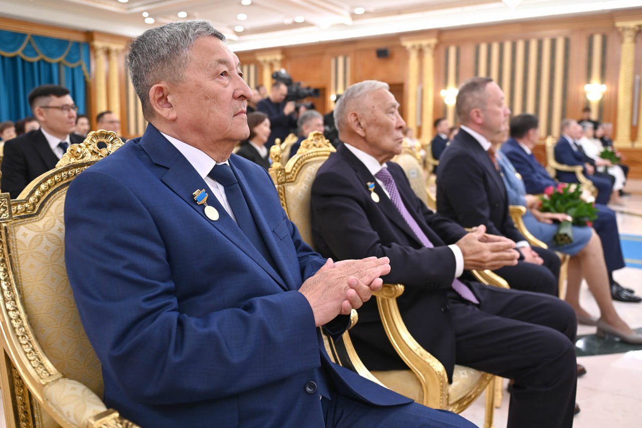 مەملەكەت مەديتسينا قىزمەتكەرلەرىنە قولداۋ كورسەتەدى - پرەزيدەنت