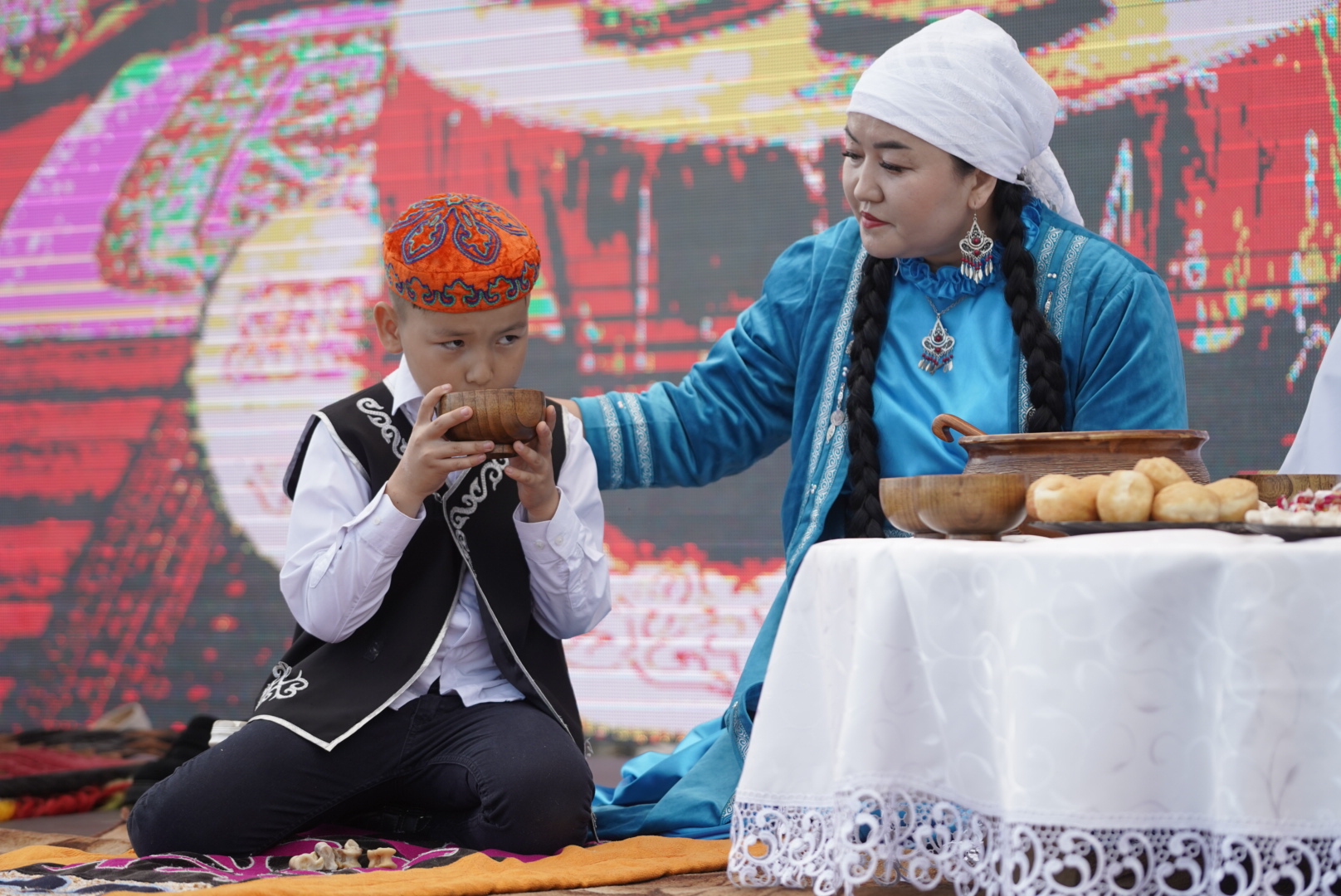 قىمىزدان اسقان ءدام بار ما!