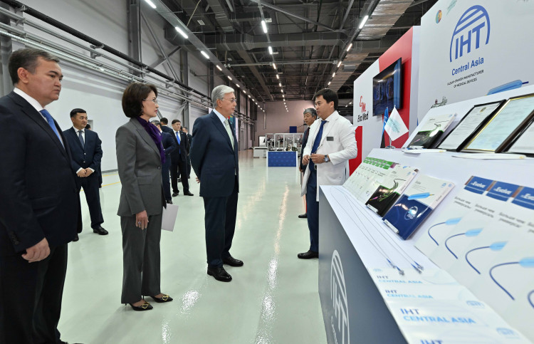 پرەزيدەنت مەديتسينالىق كورمەنى تاماشالادى