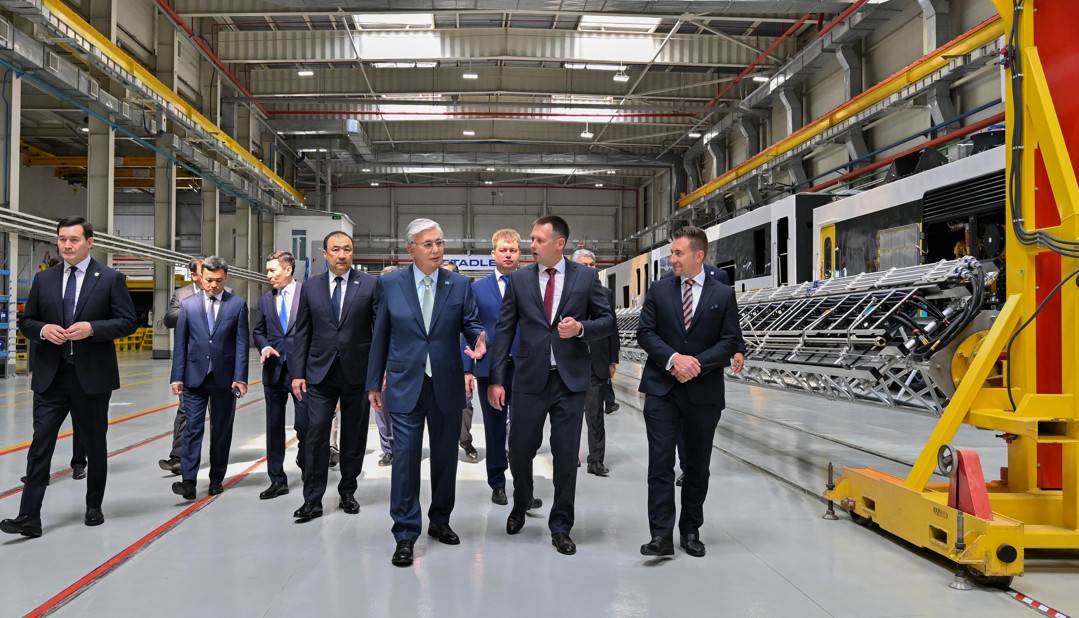 پرەزيدەنت استاناداعى نىسانداردى ارالادى