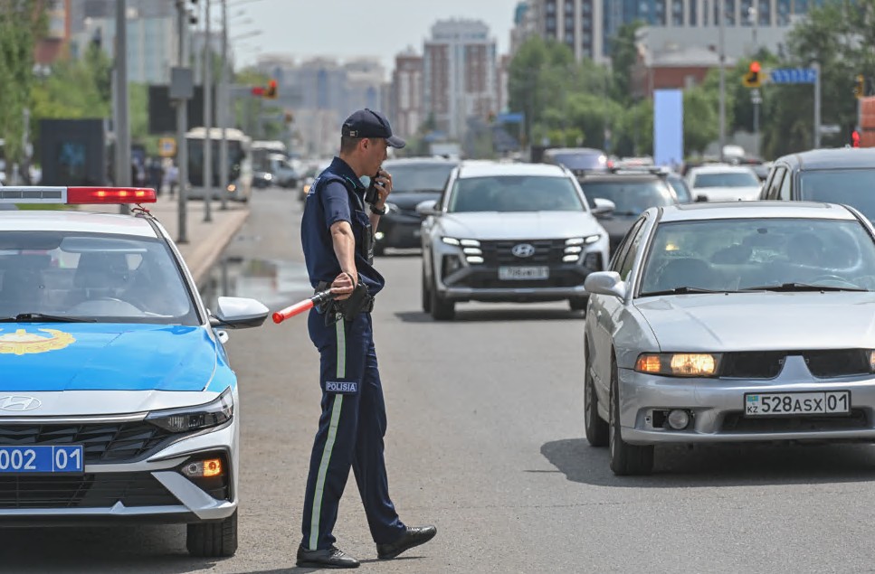 «قاۋىپسىز جول»: ەلوردا كوشەلەرىندەگى ءبىر كۇن