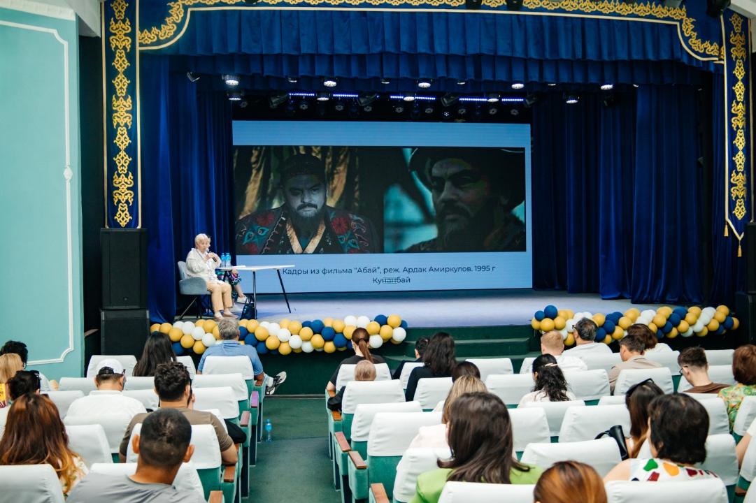 كرەاتورلار باس قوستى