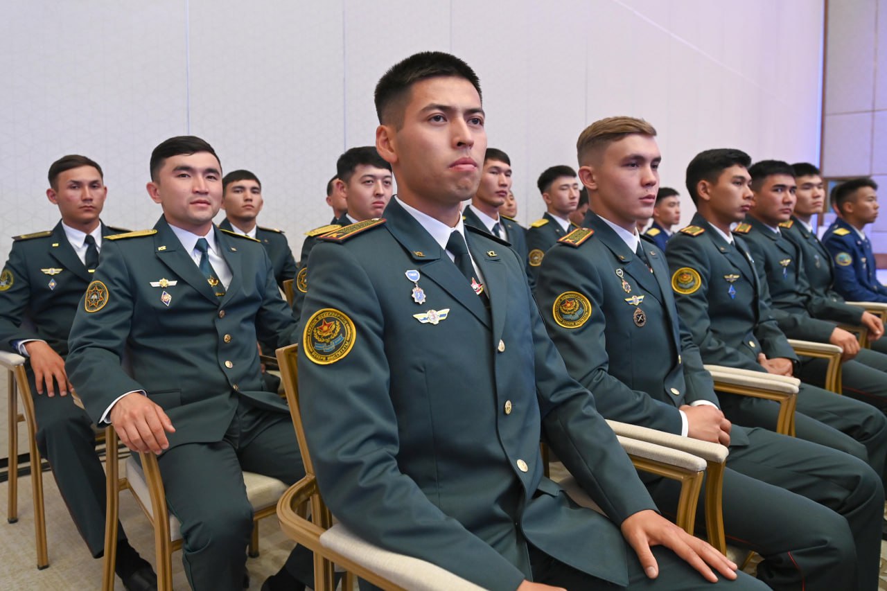 ۇزدىك كۋرسانتتارعا «اعا لەيتەنانت» اتاعى بەرىلەدى