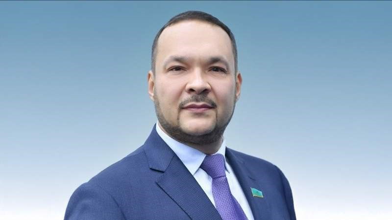 كونستانتين اۆەرشين – قوعامدىق كەڭەس توراعاسى