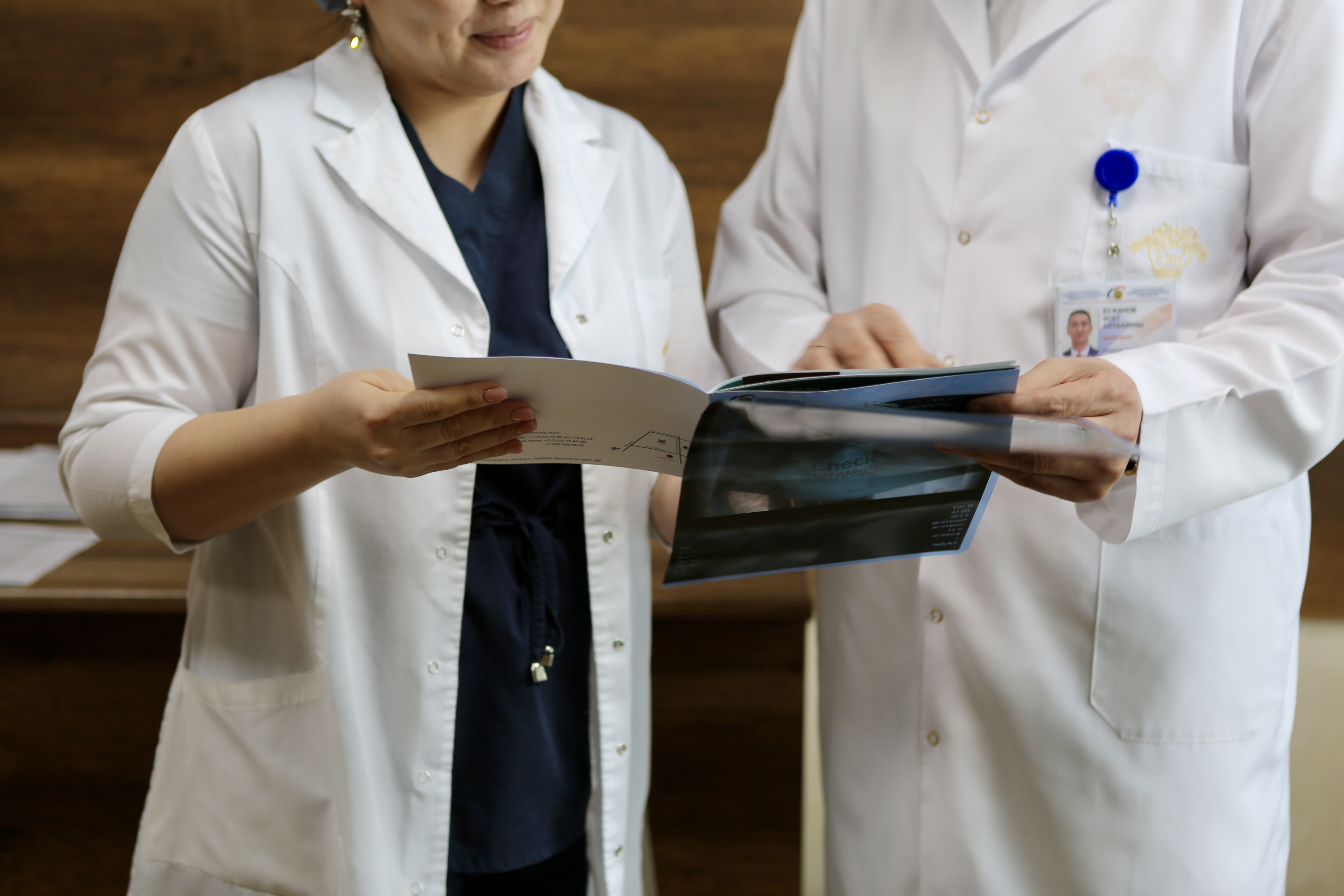 قازاقستاندا دارىگەرلەر تاپشىلىعى 20%-عا تومەندەگەن